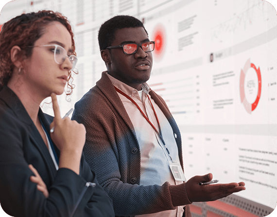 Duas pessoas conversando